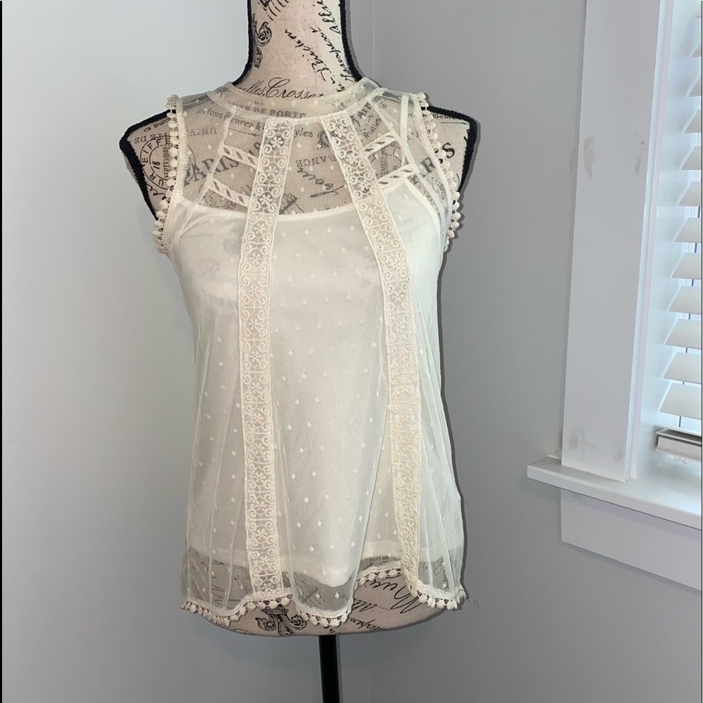 Beautiful Monteau lace cream colored blouse size sm NWT